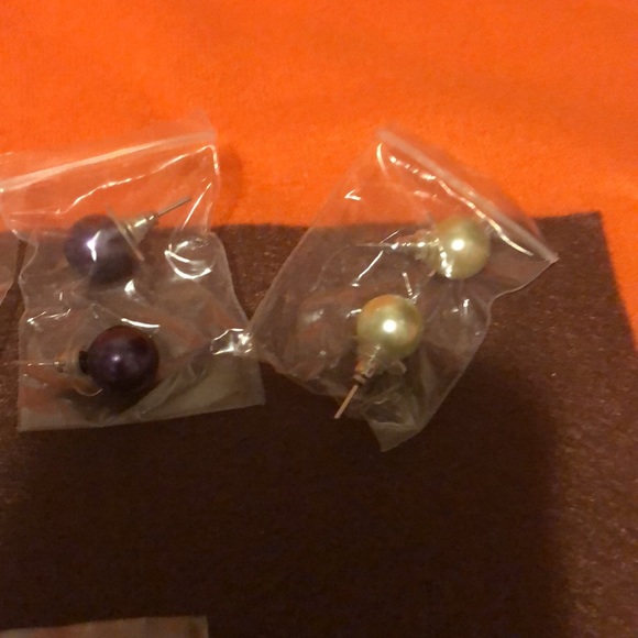 Cultured Pearl Studs - Picture 7 of 8